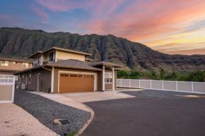 Makaha Villa by AvantStay Mountain Ocean Views